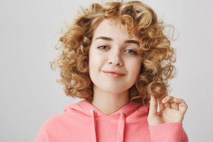 cute hairstyles for short curly hair
